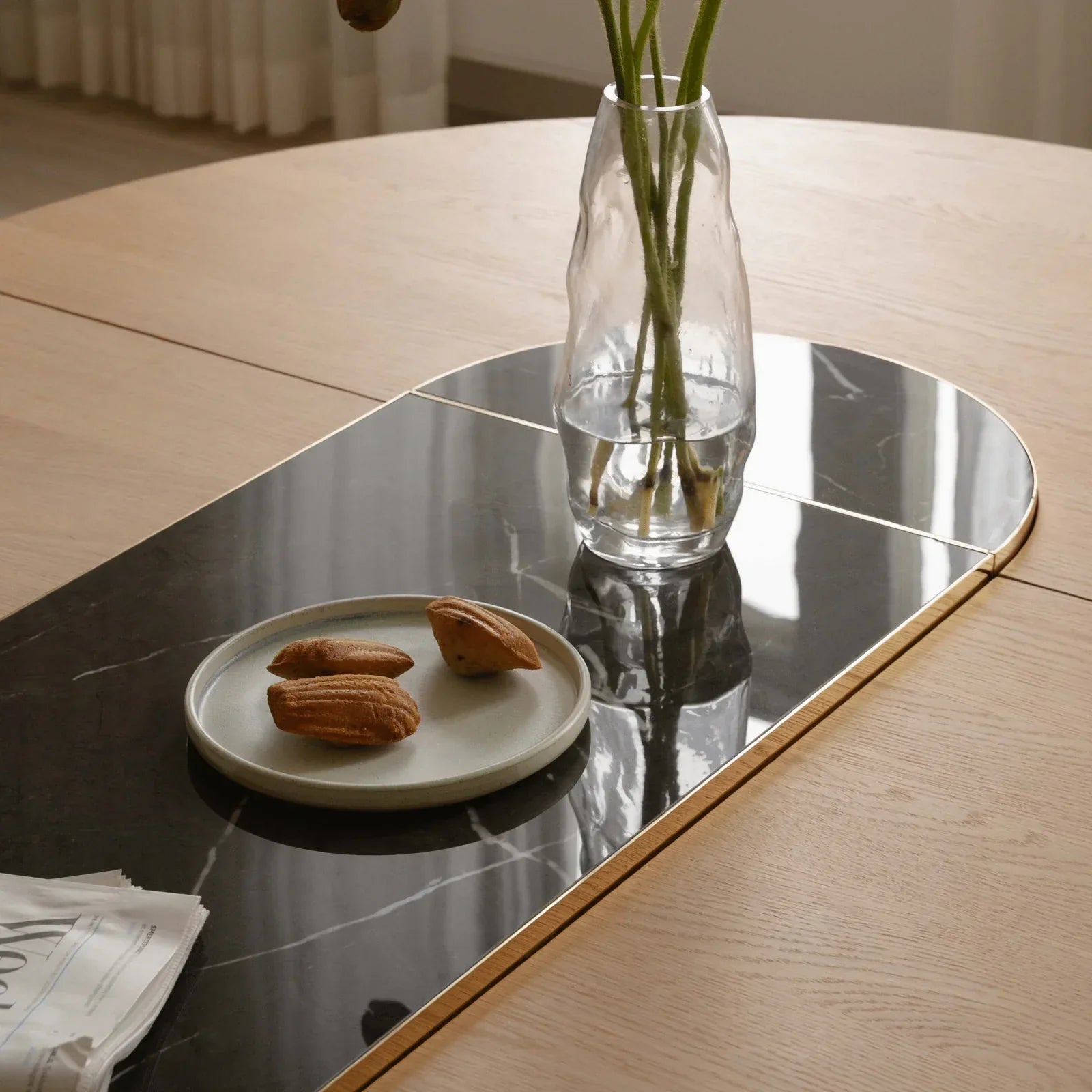 Comfort Circle | dining table with extension