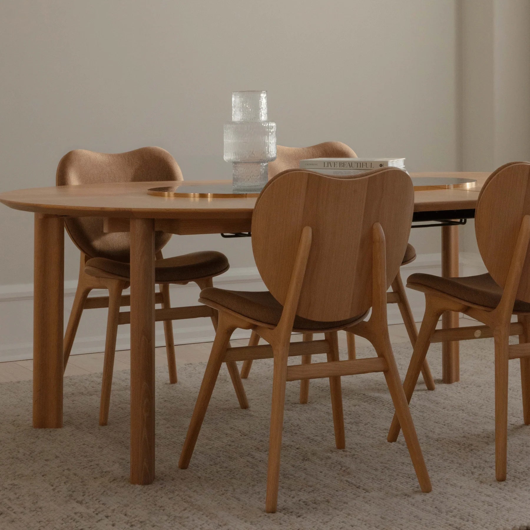 Comfort Circle | dining table with extension