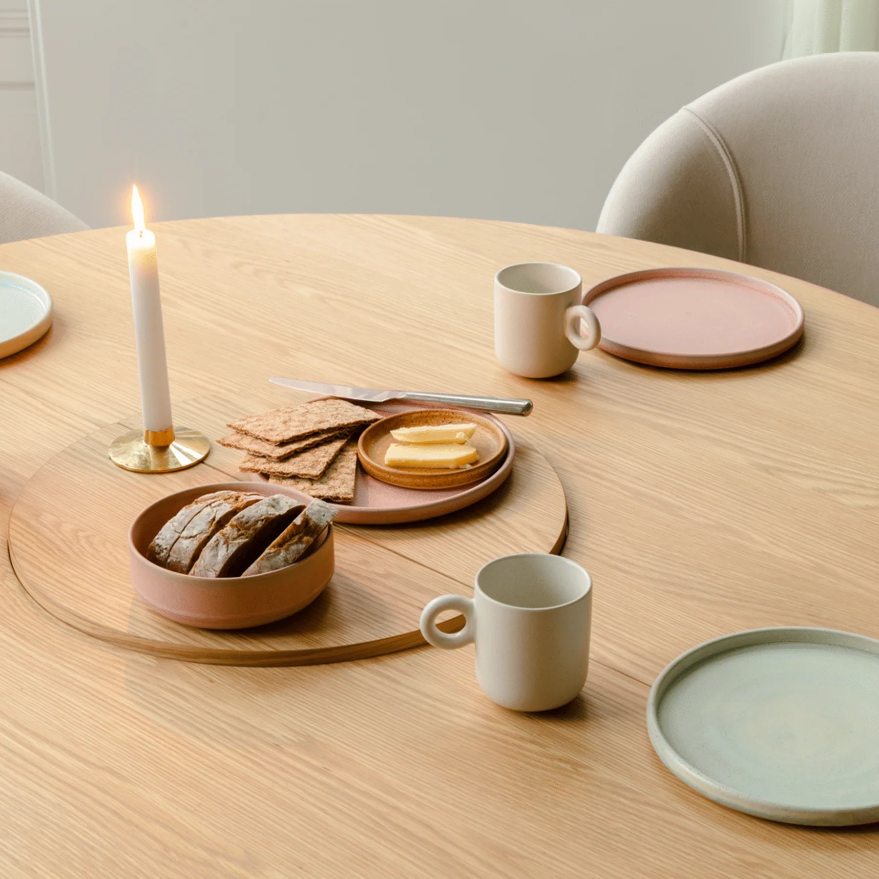 Comfort Circle | dining table with extension