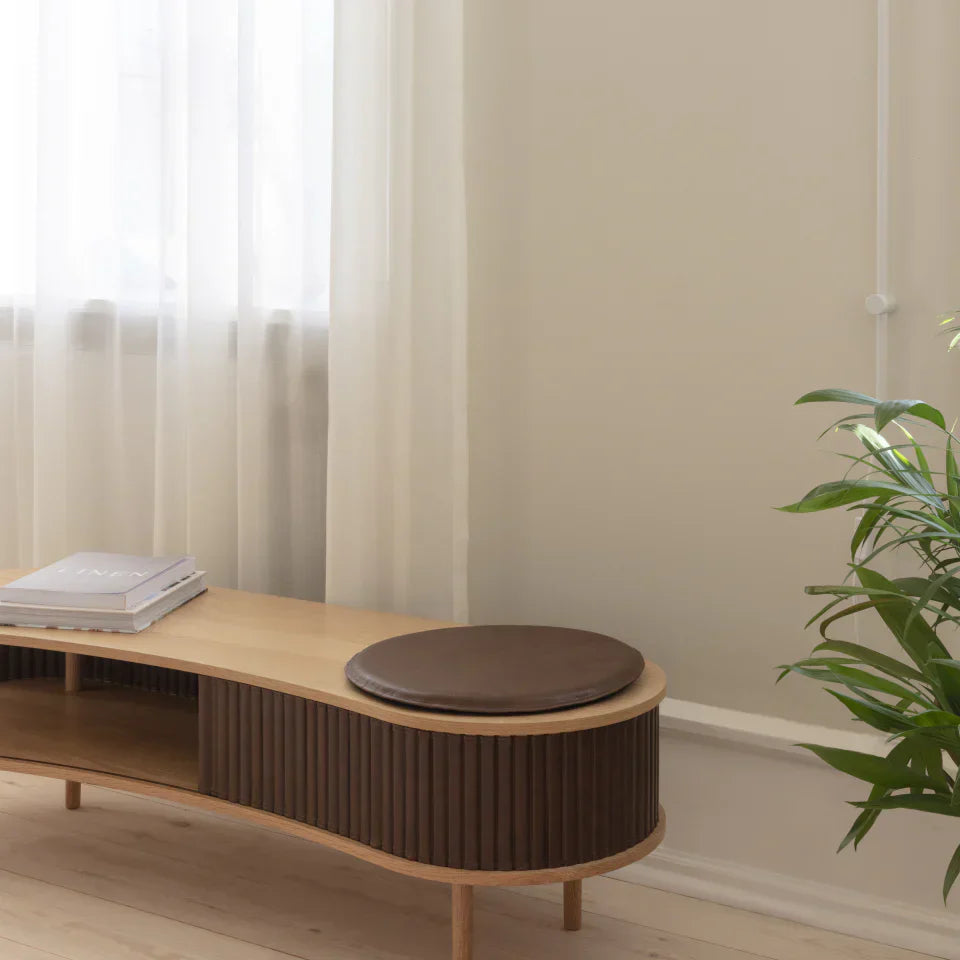 Audacious | tv bench