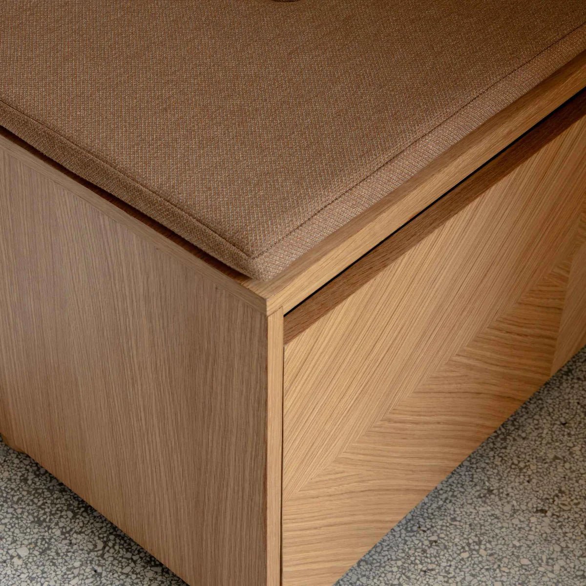 Hideaway | storage bench