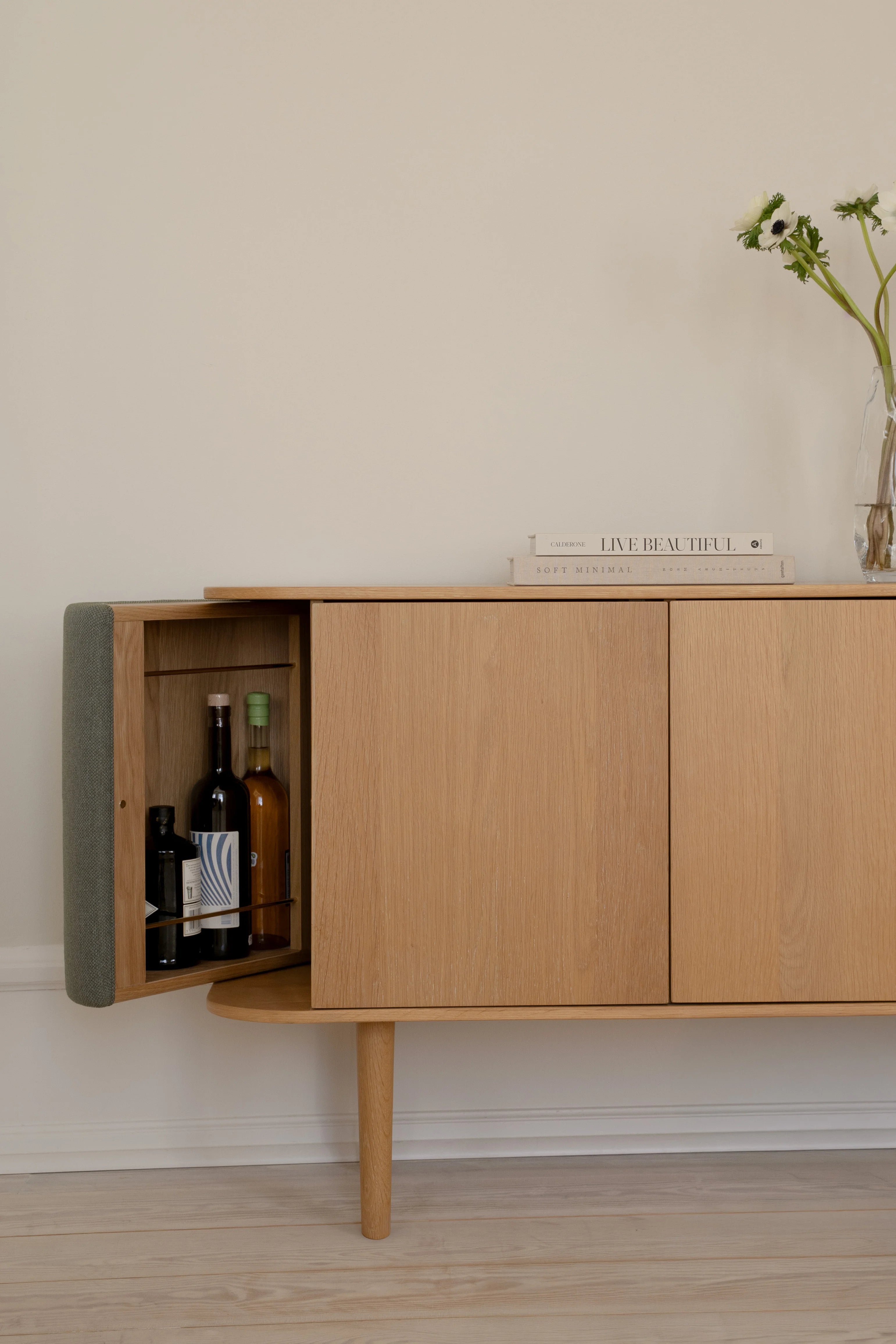 Treasures | cabinet, 3 doors