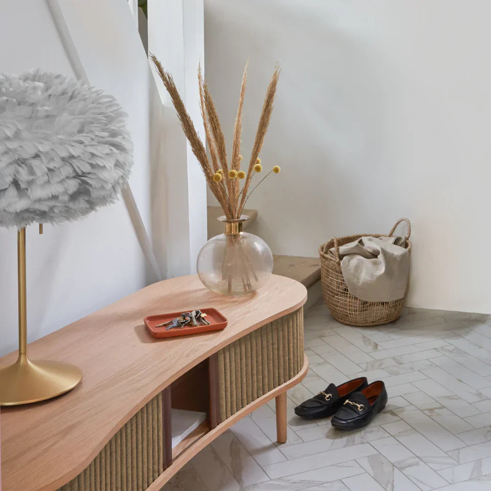 Audacious | tv bench